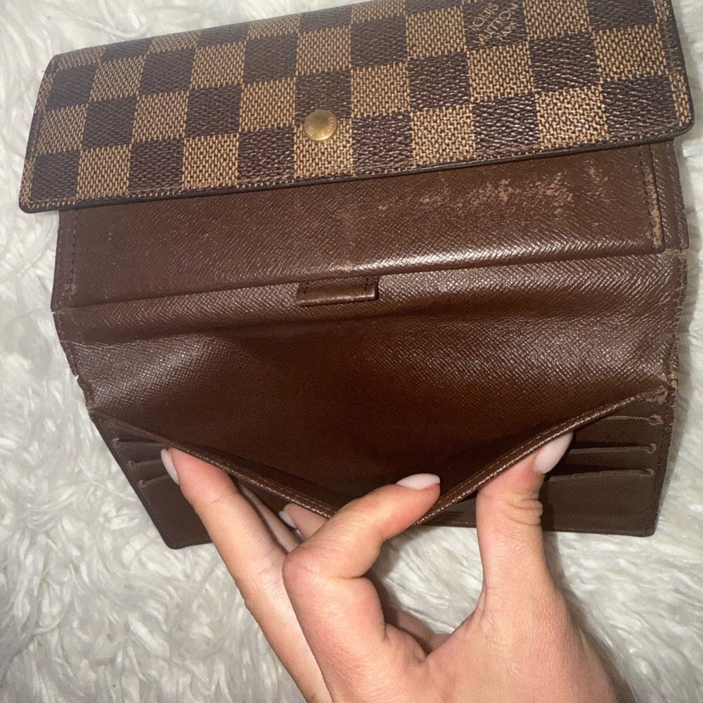Authentic Louis Vuitton Checkered Wallet - Picture 9 of 10